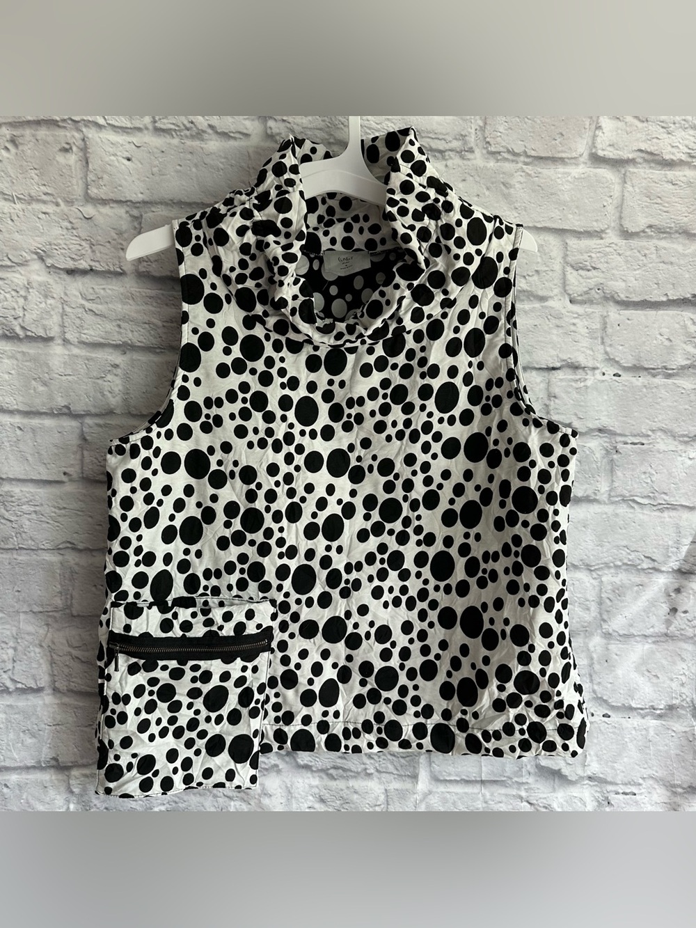 PREOWNED CHALET ET CECI BLACK WHITE POLKA DOT VEST MOCK NECK VICTORINE TOPPER M